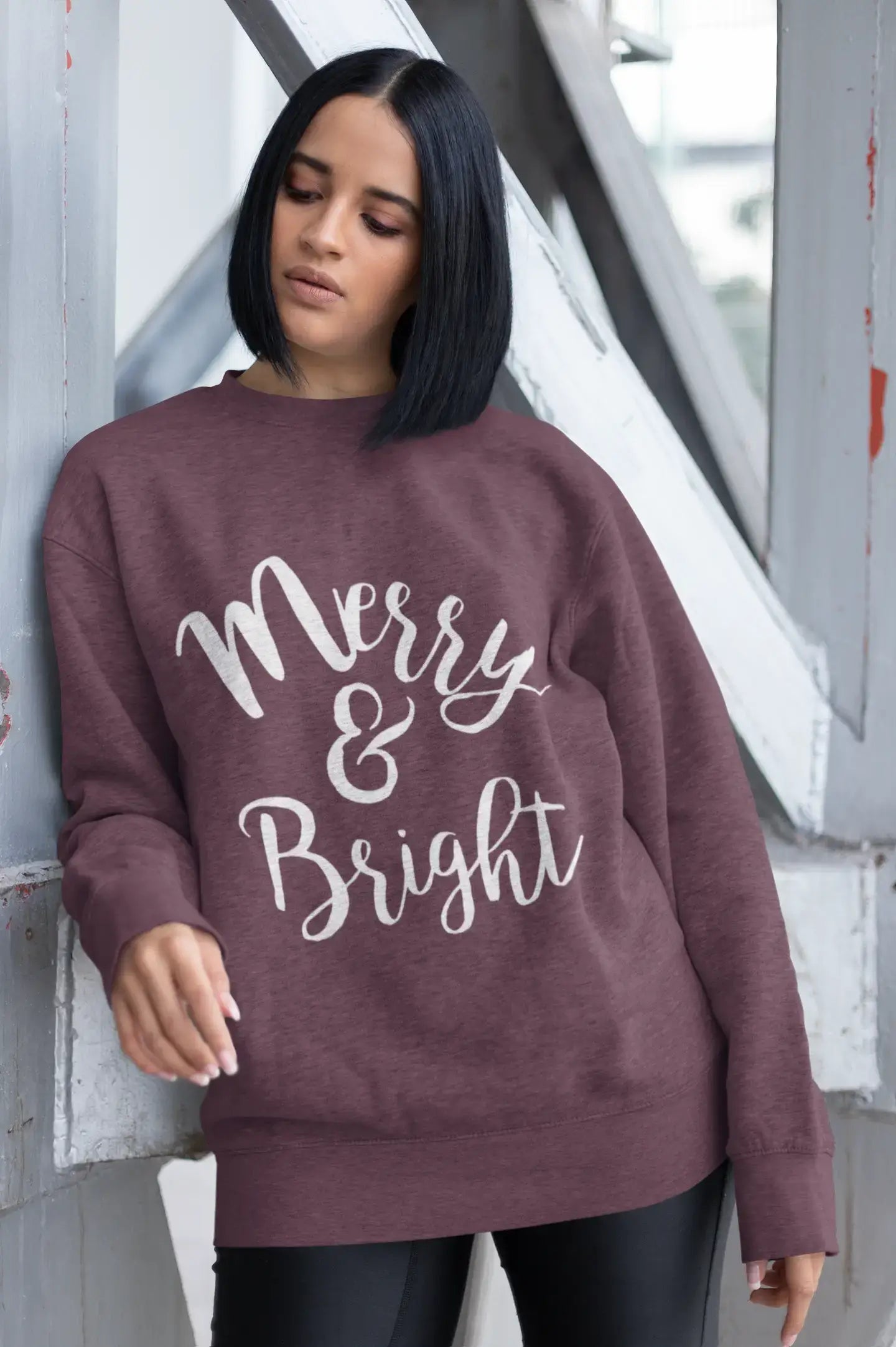 Final Sale ULTRABASIC - Graphic Women's Long Sleeve Merry And Bright Christmas Sweatshirt Cute Printed Xmas Gift Ideas Creamy Pink
