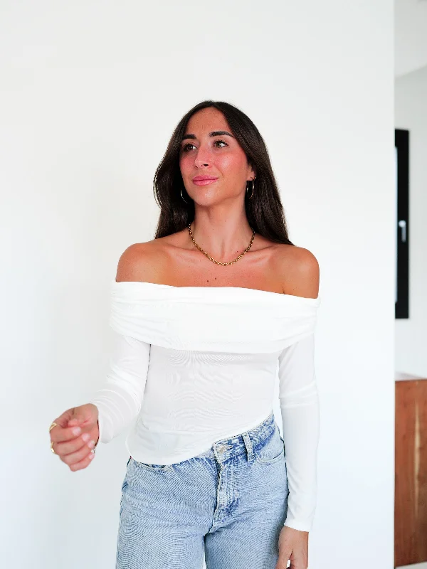 White asymmetrical boat top