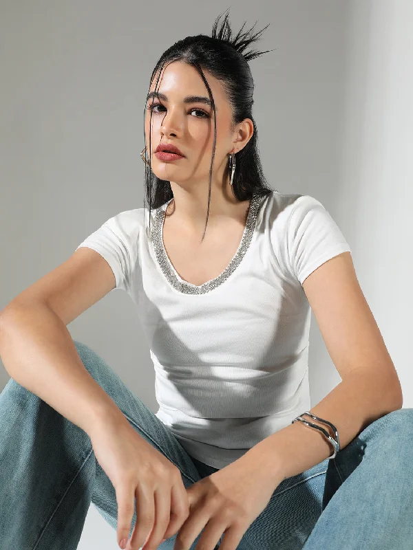 Weekend Specials to Enjoy Women White Solid Top
