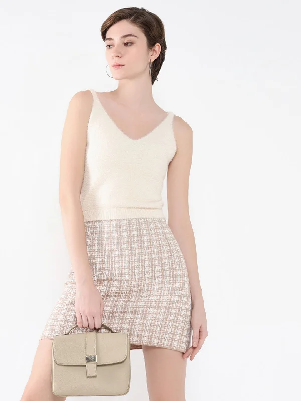 Weekend Specials to Celebrate Women Solid Cream Fitted Top