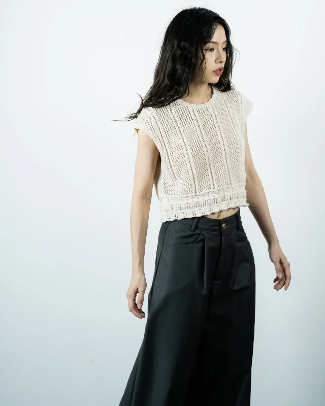 Weekend Savings Bonanza Hollow Sleeveless Knit Top (Beige)